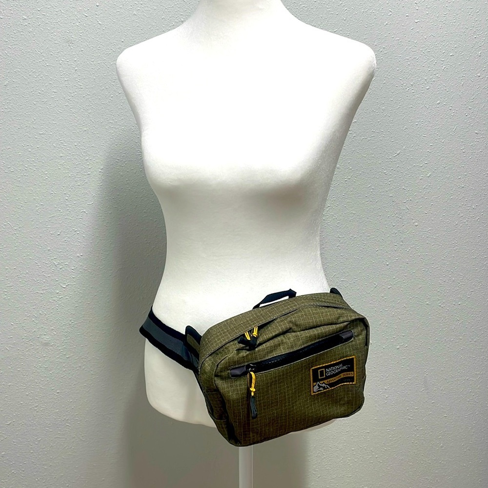 Eagle Creek “National Geographic” Belt Bag, Camera, Hiking